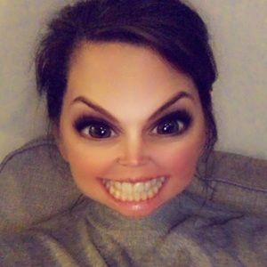 Meet your Posher, Laurie